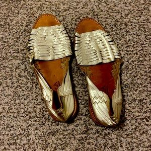 Sbicca gold metallic leather sandals. Size 9 Gently worn.